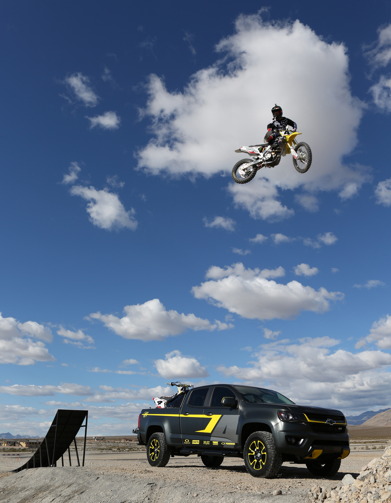 Illustration for article titled GM Knows The 2015 Chevy Colorado Looks Cooler Without That Chin Spoiler